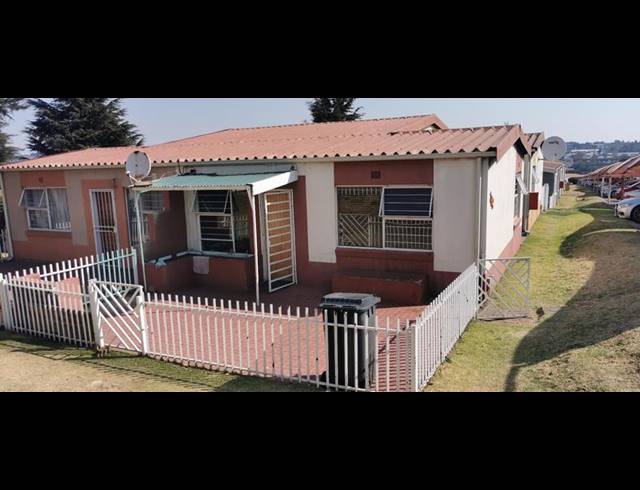 2 BEDROOM TOWNHOUSE FOR SALE IN RIDGEWAY